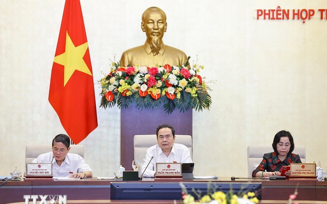 Bảo vệ quyền lợi người tiêu dùng và ổn định quản lý, điều tiết giá