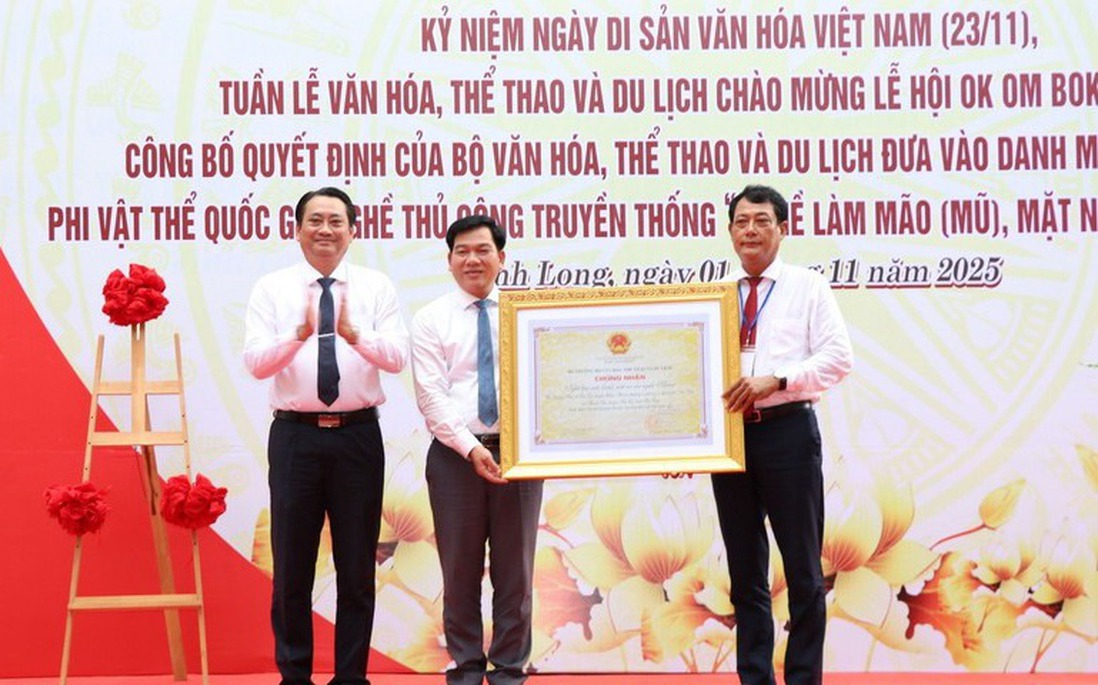 Công bố Di sản Quốc gia nghề làm mão, mặt nạ của đồng bào Khmer