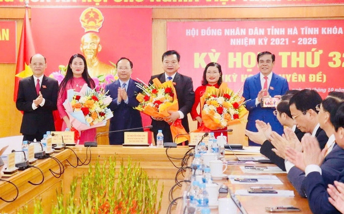 Phê chuẩn kết quả bầu, miễn nhiệm chức vụ Phó Chủ tịch UBND tỉnh Hà Tĩnh