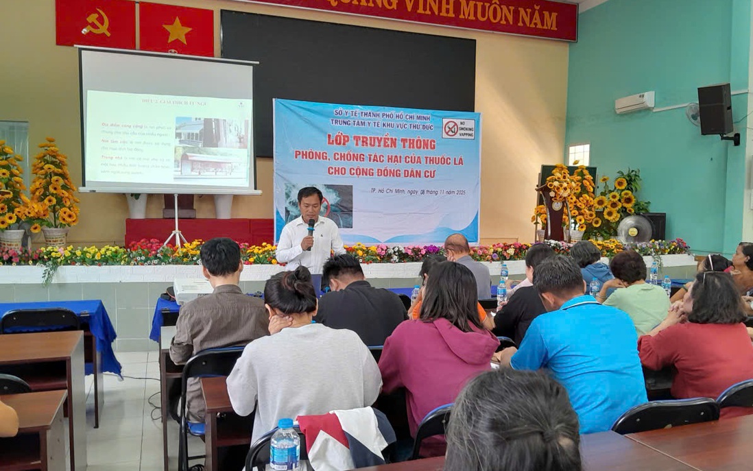Trung tâm Y tế khu vực Thủ Đức truyền thông phòng, chống tác hại thuốc lá cho cộng tác viên dân số