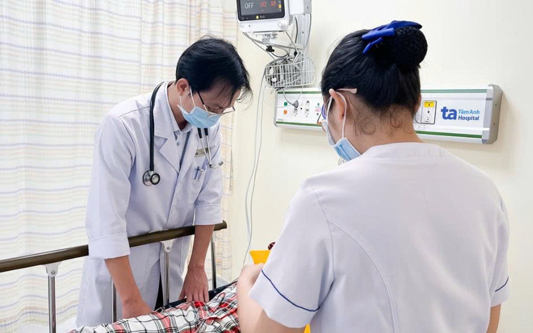 Cục An toàn thực phẩm yêu cầu điều tra vụ nghi ngộ độc bánh mì khiến hơn 230 người nhập viện