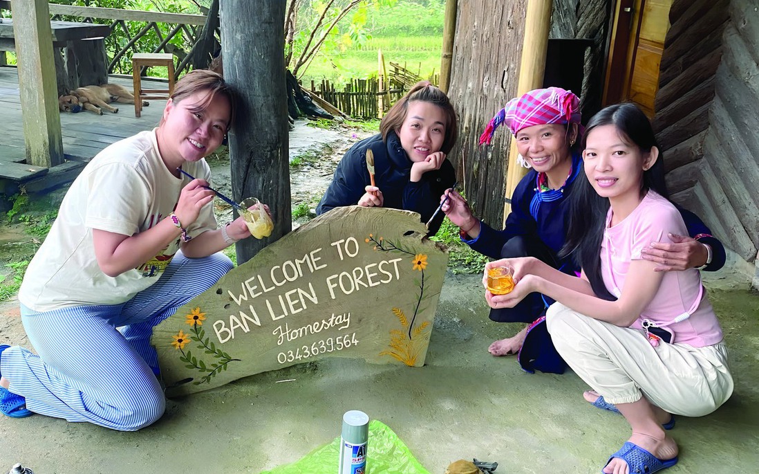 Những "bông hoa" vùng cao đang viết lại hành trình cuộc đời 