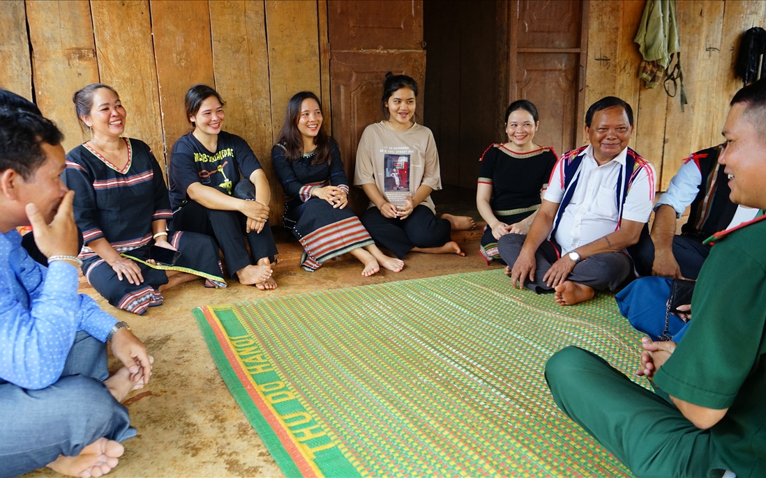 Trang bị kiến thức, kỹ năng hỗ trợ người bị bạo lực cho người vận hành địa chỉ tin cậy