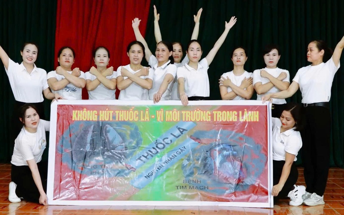 Vũ điệu truyền thông về phòng, chống tác hại thuốc lá của Chi hội phụ nữ thôn Kim Châu, Hà Nội