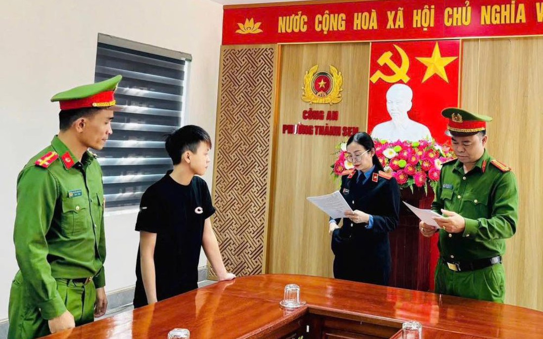 Cô gái trẻ bị khởi tố vì trộm cắp xe máy