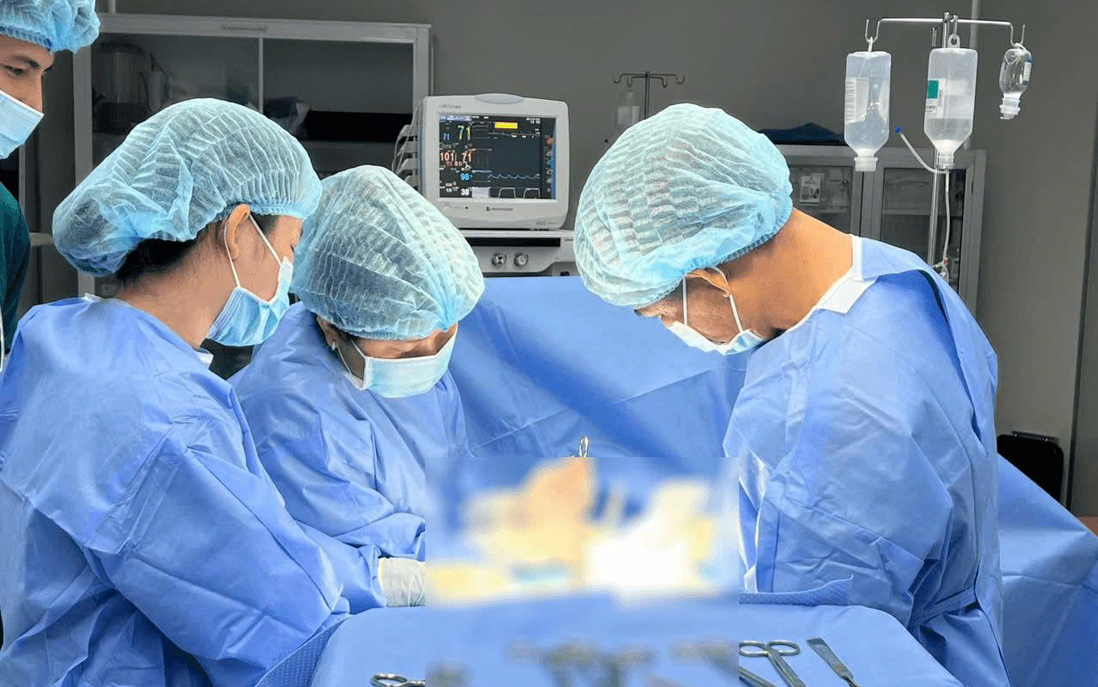 Điều trị thành công cho bệnh nhân 28 tuổi bị lạc nội mạc tử cung thành bụng