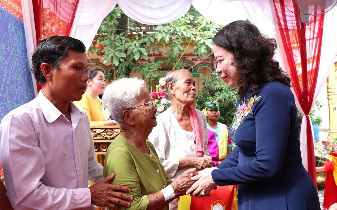 Phó Chủ tịch nước Võ Thị Ánh Xuân dự Ngày hội Đại đoàn kết toàn dân tộc tại Vĩnh Long