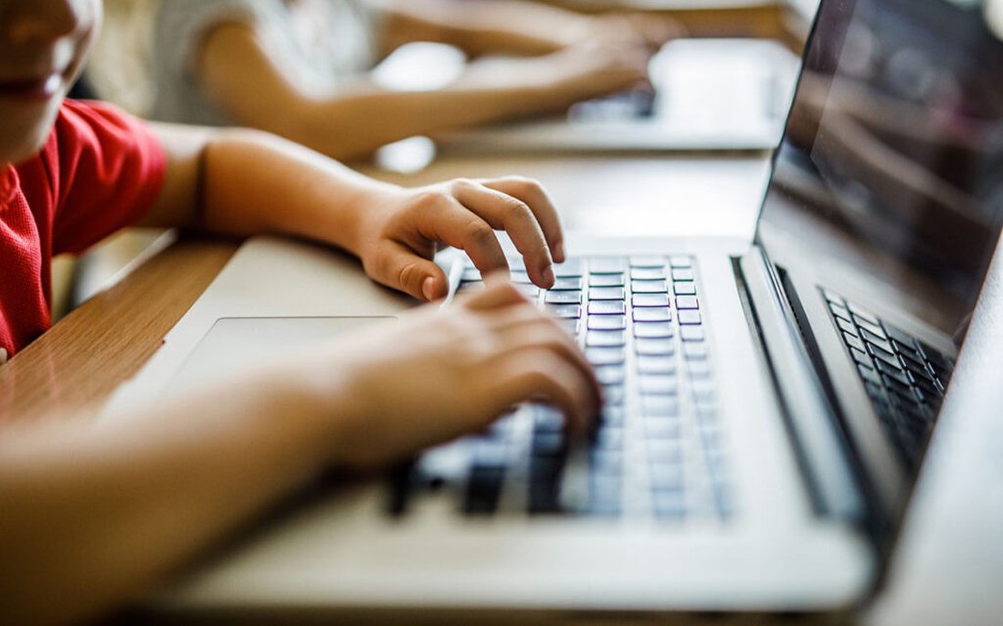 Cần tăng cường "vaccine số" cho trẻ em tự bảo vệ trên không gian mạng