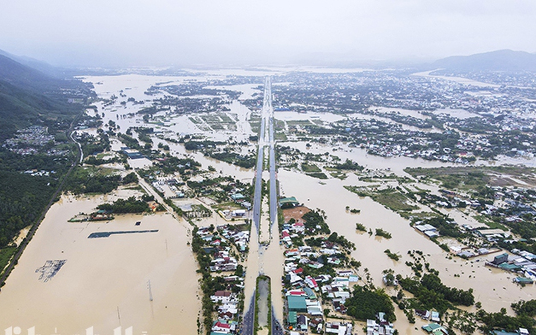 Tập trung ứng phó mưa lũ, đặt nhiệm vụ bảo đảm an toàn tính mạng cho Nhân dân lên trên hết, trước hết