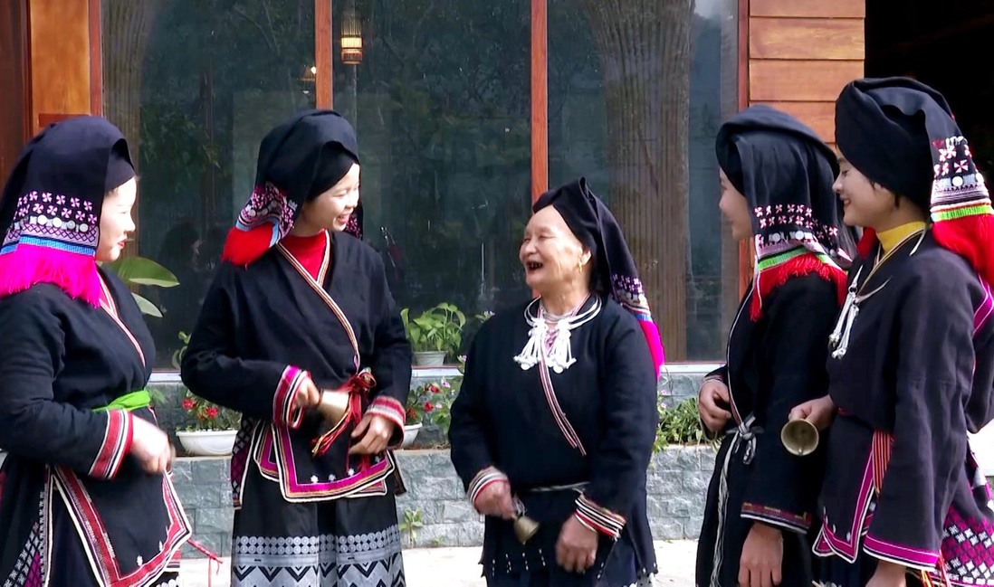 Truyền thông cơ sở, thu hẹp khoảng cách thông tin để phụ nữ gìn giữ bản sắc văn hoá bền vững