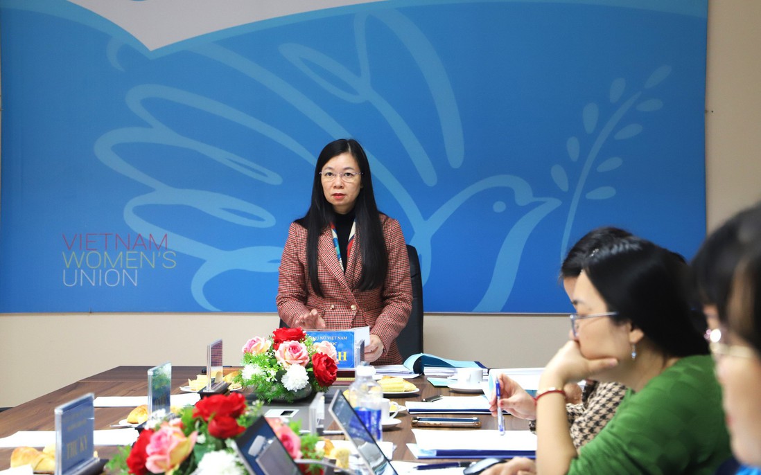 Thách thức lớn với người mẹ khi giáo dục con trong bối cảnh chuyển đổi số