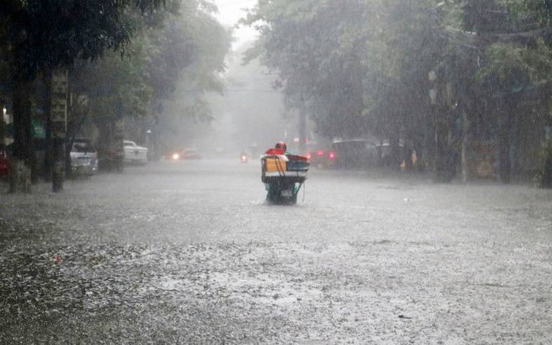 Bão Kalmaegi tăng cấp, hướng về khu vực giữa Biển Đông