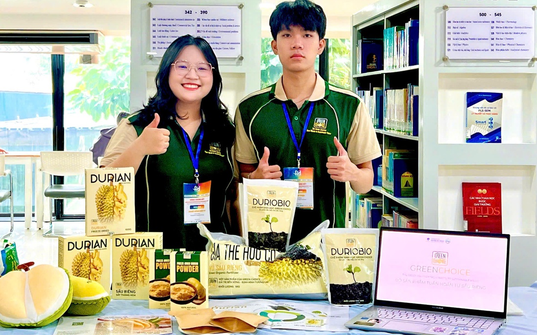 Nhóm sinh viên biến phế phẩm từ trái sầu riêng thành sản phẩm hữu ích cho nông nghiệp