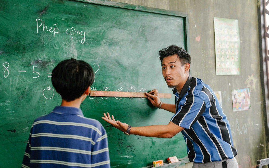 Hình tượng người thầy trên màn ảnh: Cẩn trọng ranh giới giữa "trẻ hóa" và suồng sã