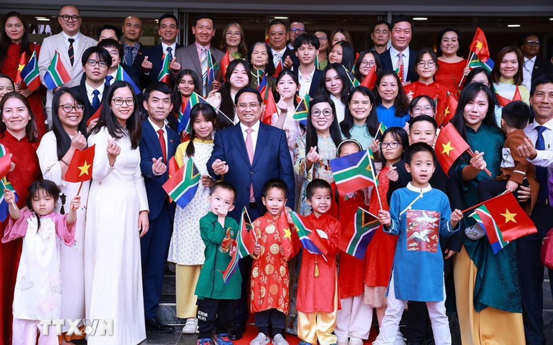 Thủ tướng Phạm Minh Chính gặp gỡ cộng đồng người Việt tại Nam Phi