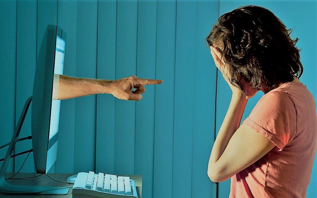 Bạo lực trực tuyến "leo thang": Gia tăng mức độ tổn thương cho phụ nữ