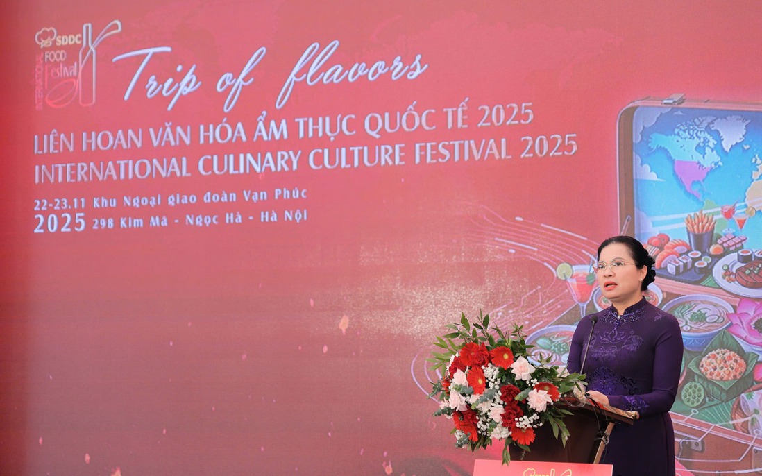 Phó Chủ tịch Hà Thị Nga kêu gọi ủng hộ đồng bào vùng lũ tại Liên hoan Văn hóa Ẩm thực Quốc tế 2025