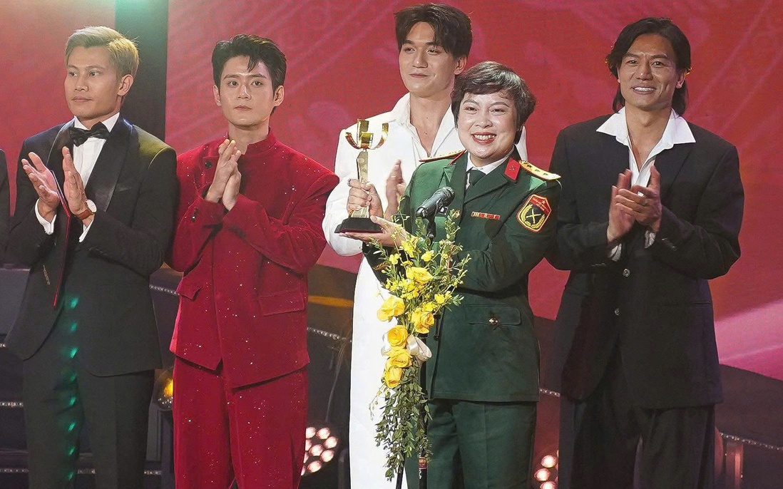 Phim "Mưa đỏ" giành giải Bông sen Vàng tại LHP Việt Nam lần thứ 24