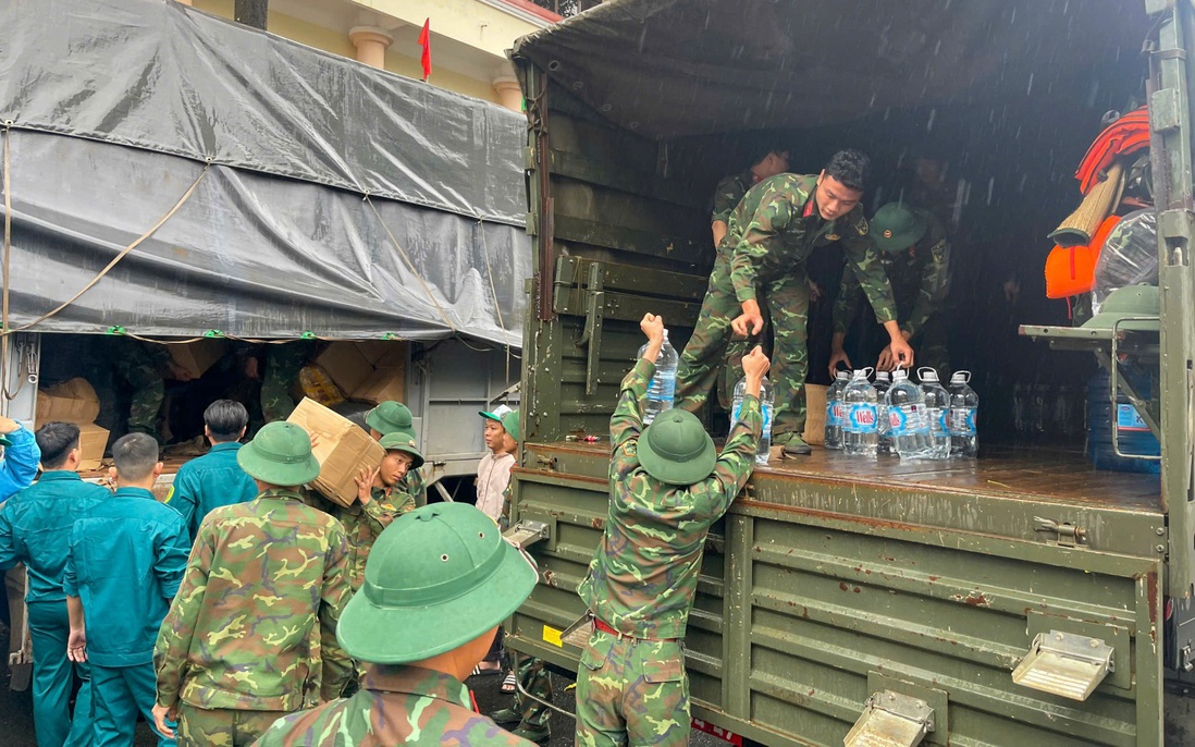 Nghĩa tình giữa gian khó: Petrovietnam hỗ trợ đồng bào tâm lũ