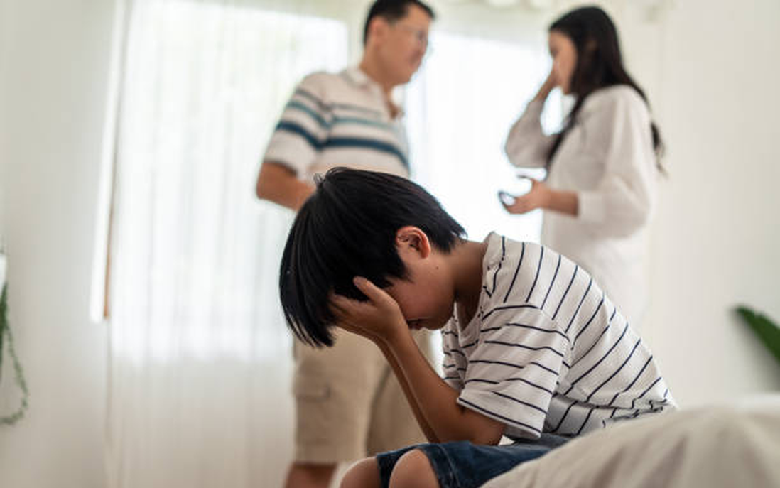 Cha mẹ chối bỏ đứa con “chệch hướng”