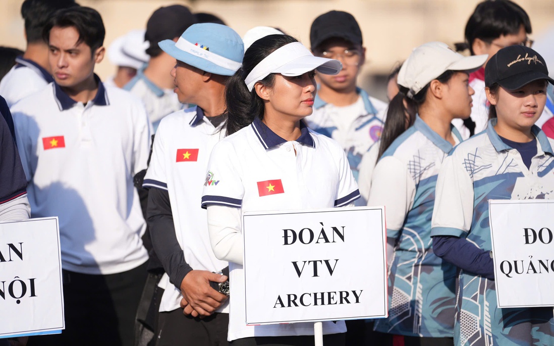 Nhiều vận động viên nữ tham gia Giải Vô địch Bắn cung - Cung Barebow và Cự ly quốc gia 2025