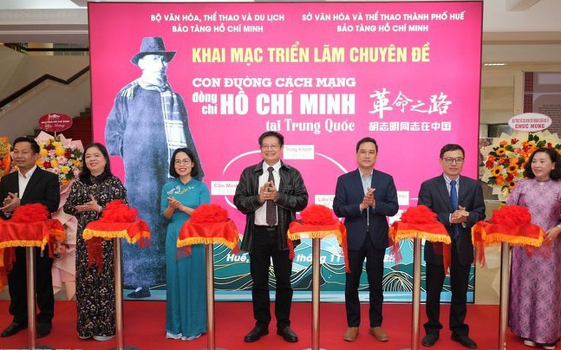 Trưng bày 370 tư liệu, hiện vật về hành trình của Bác Hồ tại Trung Quốc