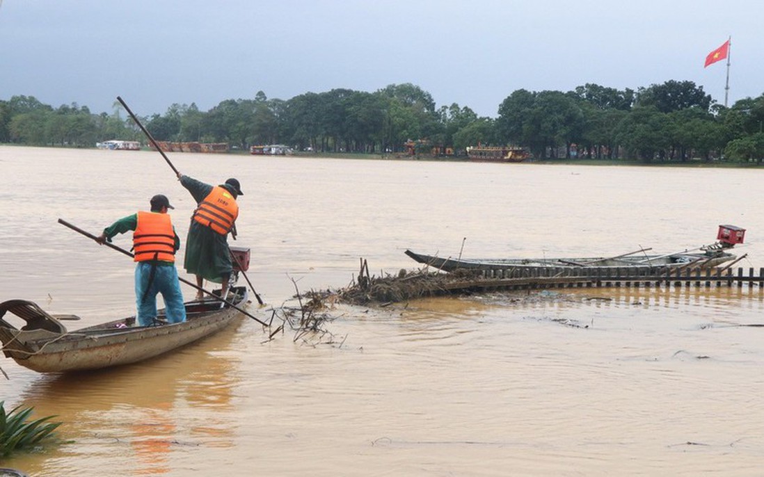 Mưa lũ làm 42 người chết và mất tích, hàng nghìn hecta hoa màu bị tàn phá