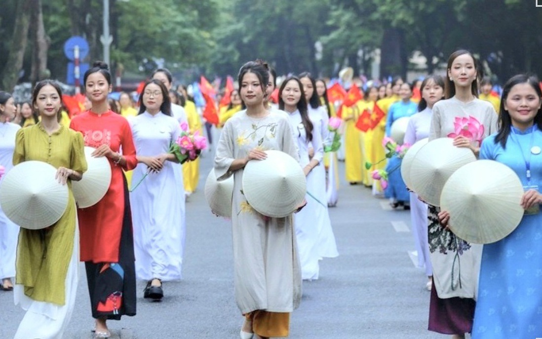 Hơn 1.000 người sẽ diễu hành áo dài quanh hồ Hoàn Kiếm
