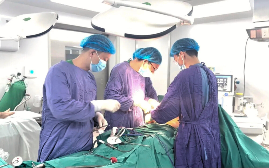 Cụ bà 76 tuổi bụng to bất thường, đi khám phát hiện u hiếm gặp 