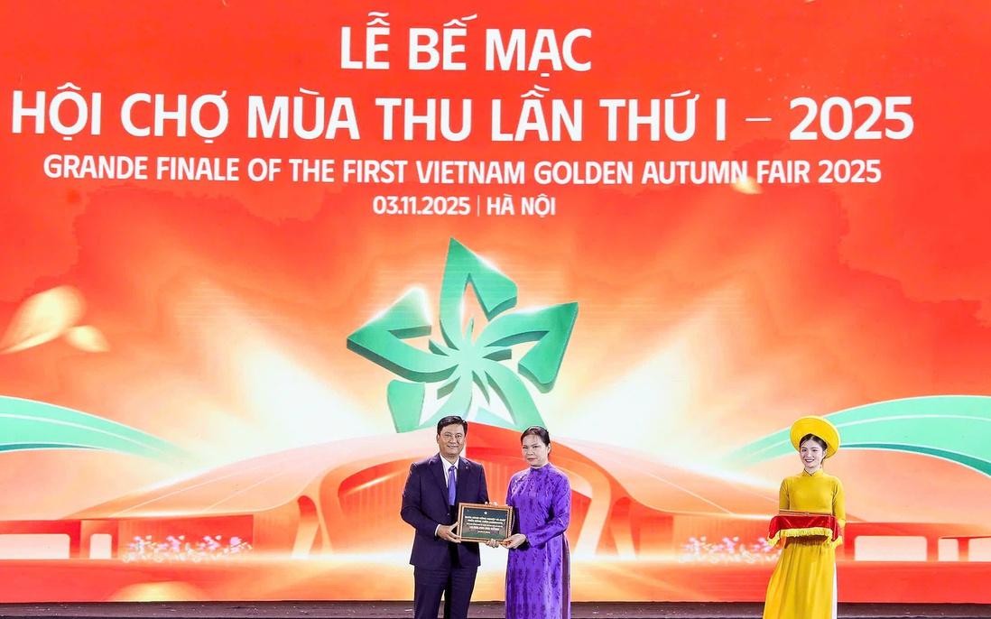 Agribank trao 10 tỷ đồng an sinh xã hội, cùng cả nước hướng về đồng bào vùng bão lũ