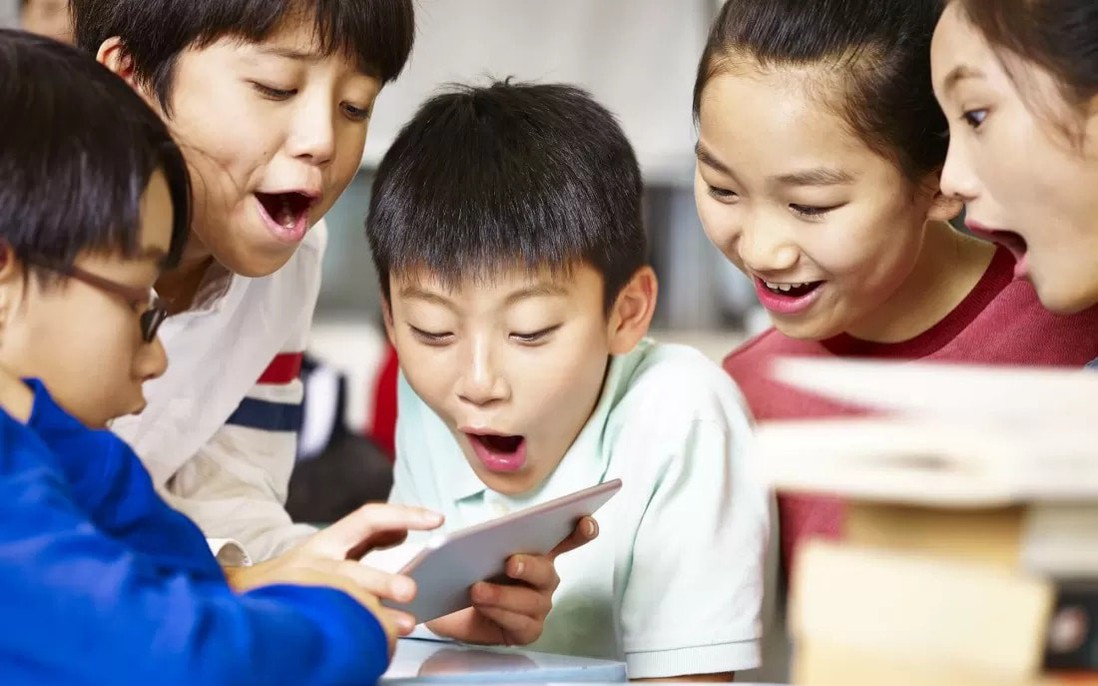 Singapore đổi mới tư duy từ "che chắn" sang "trao quyền" nhằm bảo vệ trẻ em trên không gian mạng