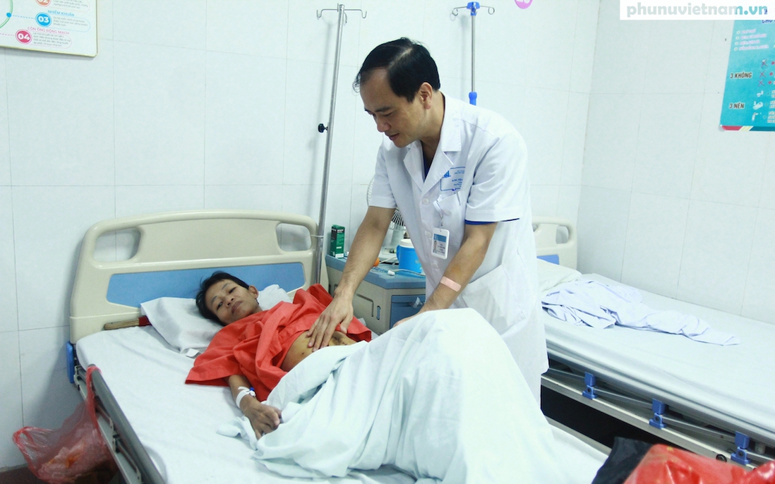 Vừa phẫu thuật cắt khối u choán hết ổ bụng, người vợ chỉ mong sớm khỏe để lo cho gia đình