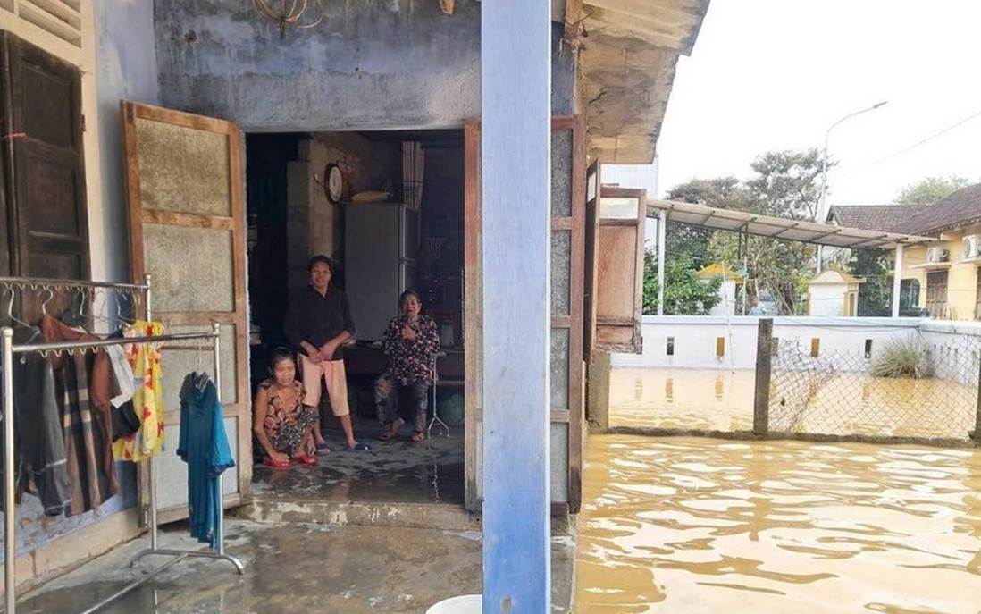 Huế còn trên 15.000 ngôi nhà bị ngập, người dân gặp nhiều khó khăn