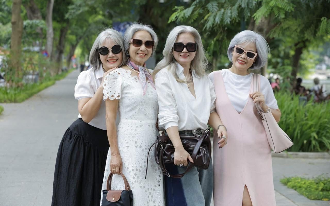 Hội "Tóc bạc lấp lánh" với gần 80 nghìn phụ nữ dám "phá bỏ xiềng xích" của thuốc nhuộm tóc