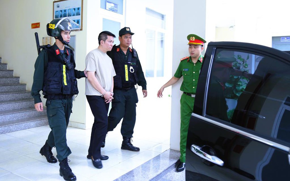 Chồng ca sĩ Đoàn Di Băng bị bắt giam