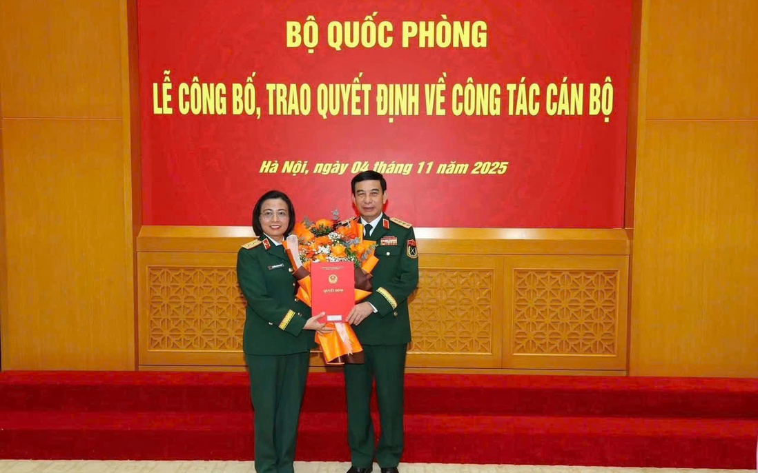 Nữ Phó Giám đốc Bệnh viện Trung ương Quân đội 108 được phong quân hàm Trung tướng