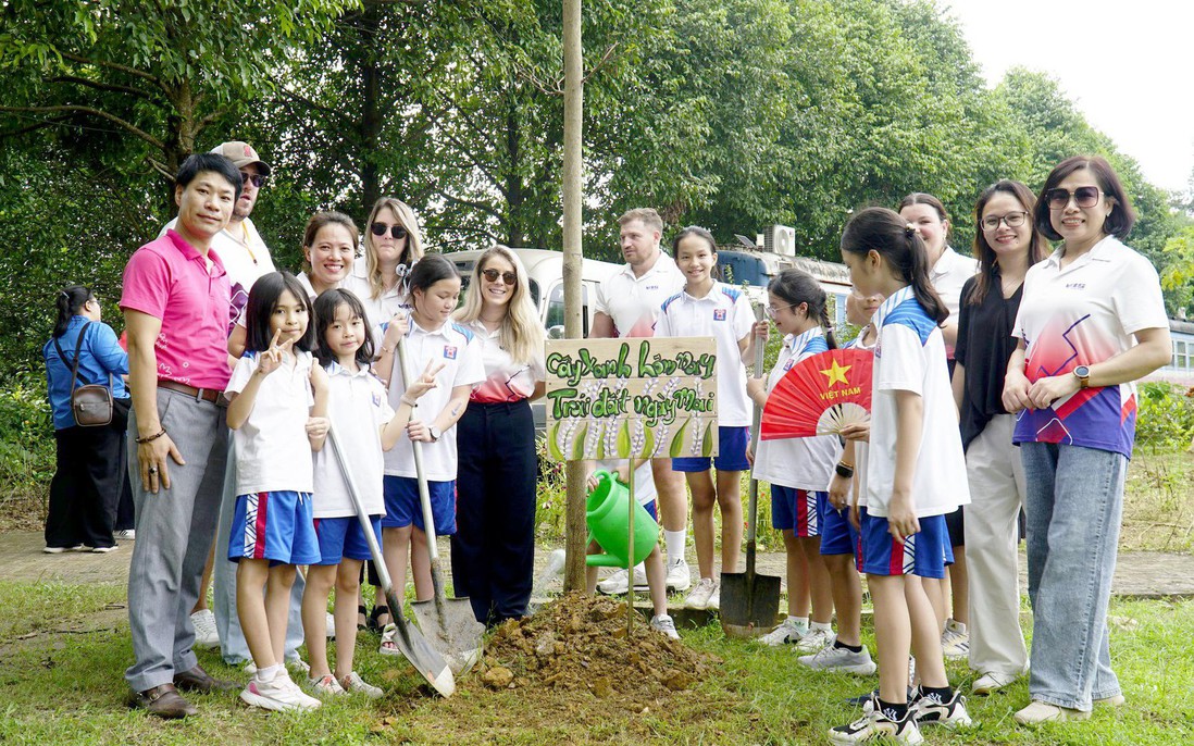 School Tour 2025 - Mầm xanh đến trường lan tỏa thông điệp sống xanh tới hơn 5.500 học sinh trên địa bàn TP. Hà Nội