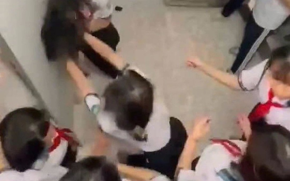 TPHCM xử lý vụ nữ sinh bị đánh hội đồng trong nhà vệ sinh