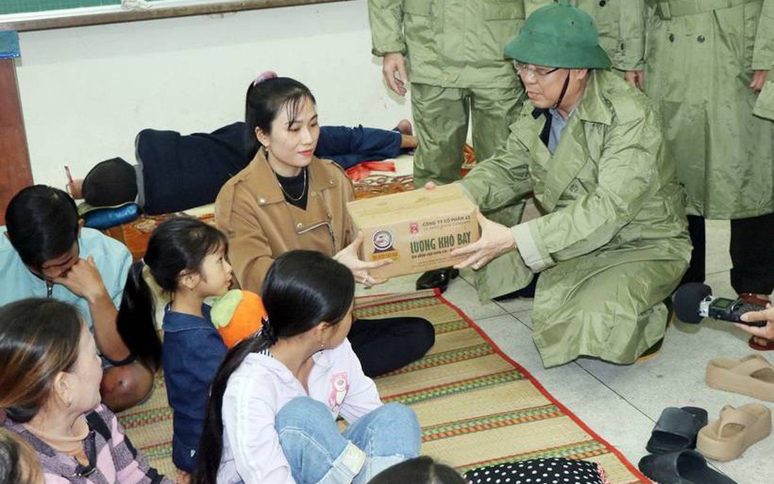 Quảng Ngãi di dời an toàn hơn 2.000 người dân vùng trũng để tránh bão số 13