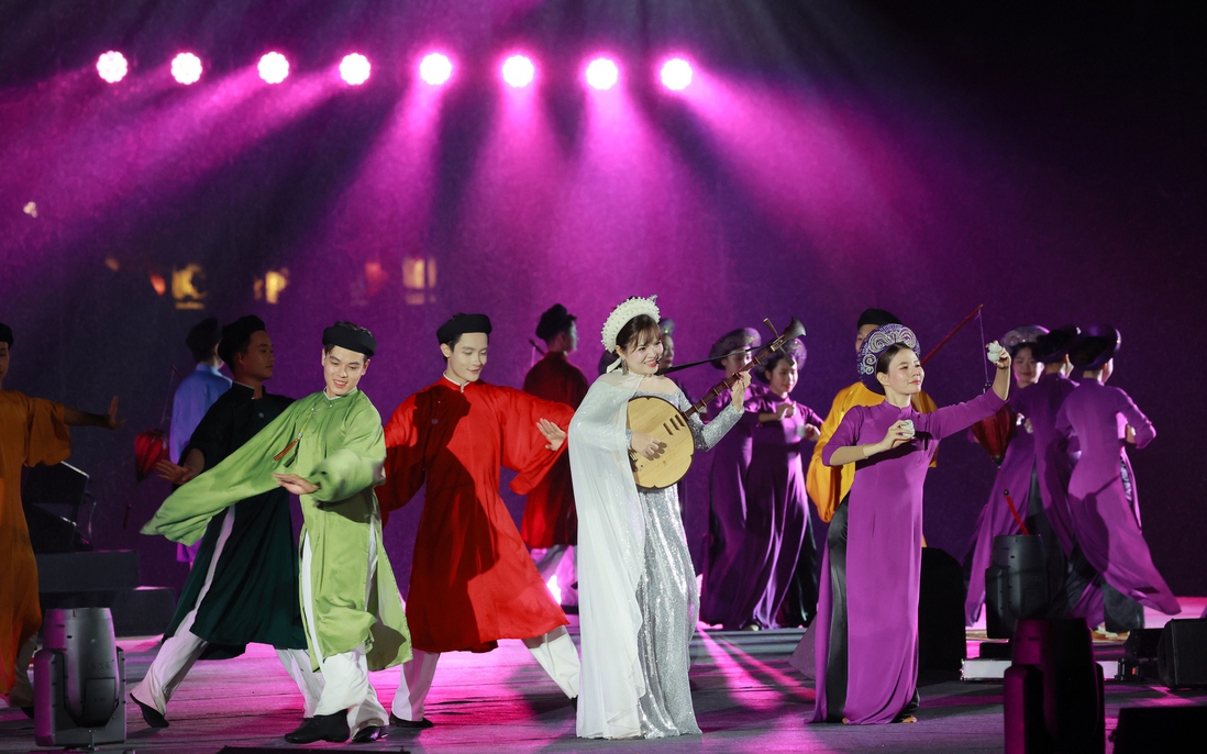 Rực rỡ đêm khai mạc Festival Thăng Long - Hà Nội 2025