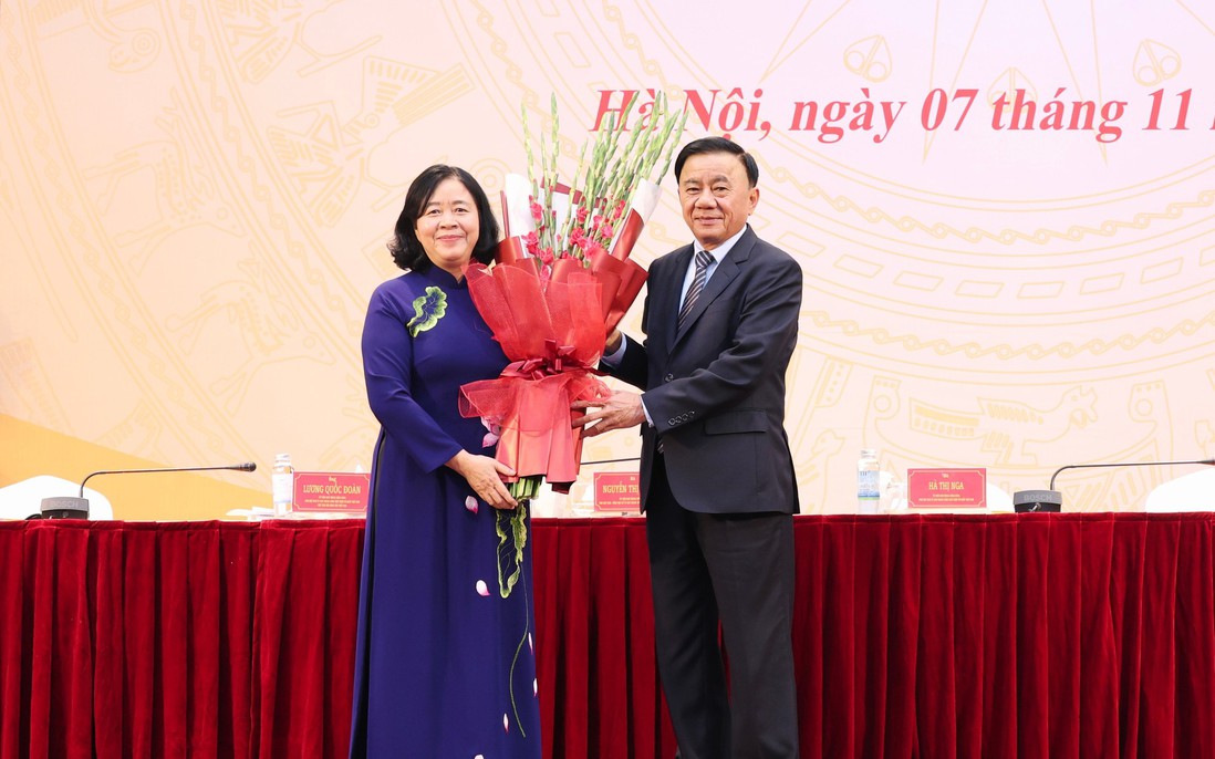 Bà Bùi Thị Minh Hoài giữ chức Chủ tịch Ủy ban Trung ương Mặt trận Tổ quốc Việt Nam