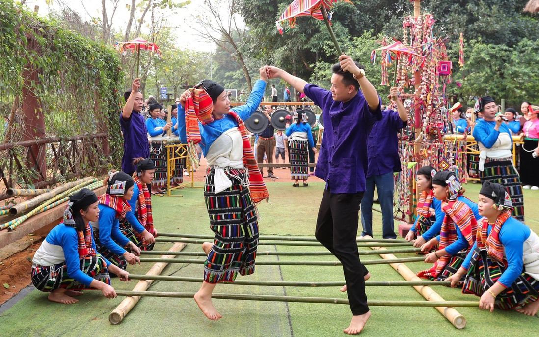 Dự thảo Văn kiện Đại hội Đảng XIV: 7 góp ý về xây dựng và phát triển văn hóa  