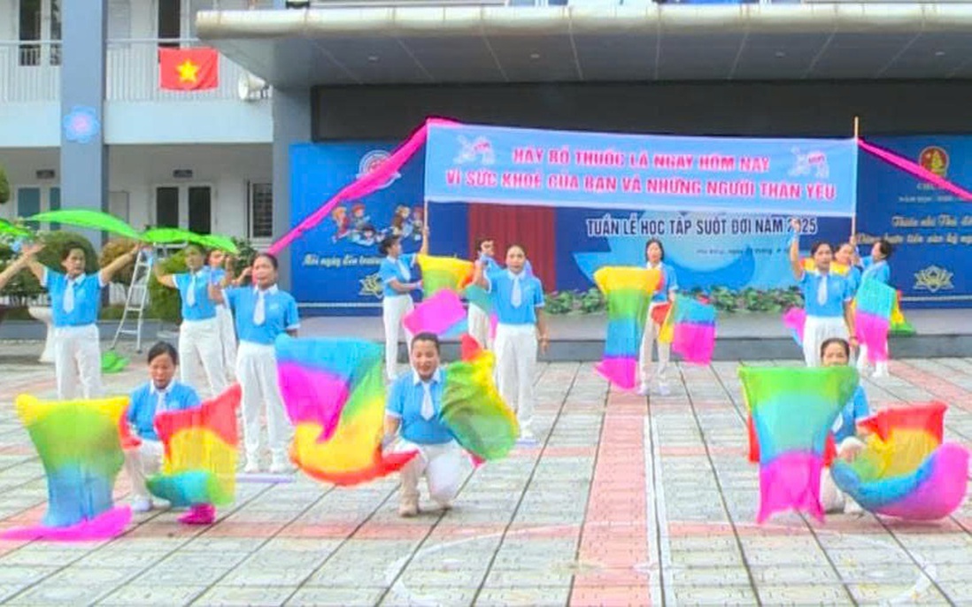 Vũ điệu truyền thông về phòng, chống tác hại thuốc lá của Chi hội phụ nữ thôn Lã Côi, Hà Nội