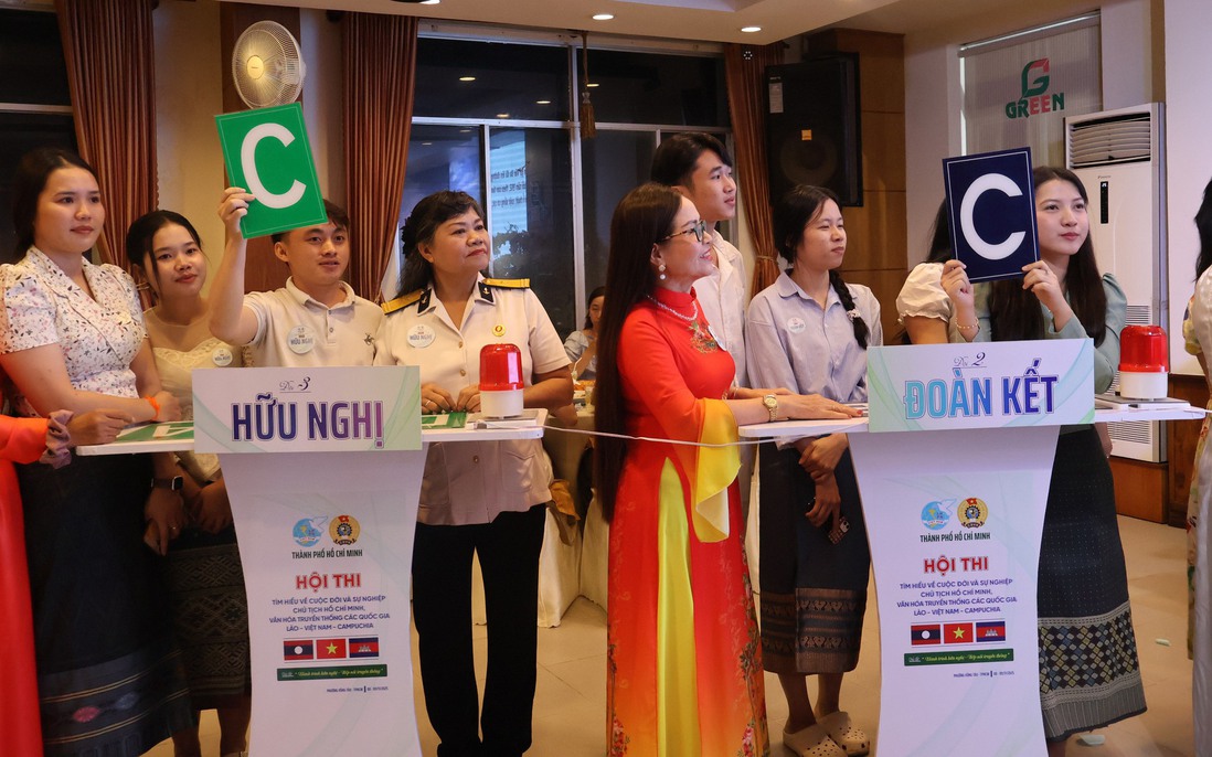 Gia đình Việt và sinh viên Lào, Campuchia thắt chặt tình láng giềng hữu nghị