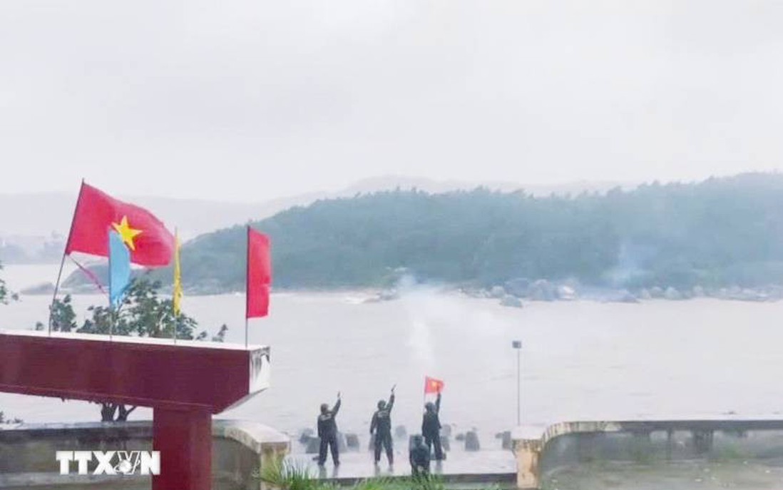 Bão số 13 và hoàn lưu bão làm 179 tàu bị sóng đánh chìm, hư hỏng