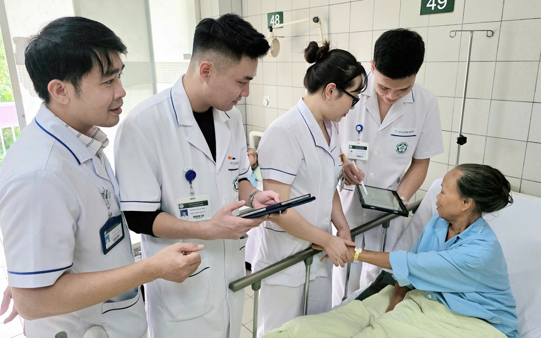 Thời điểm "vàng" thực hiện miễn viện phí toàn dân