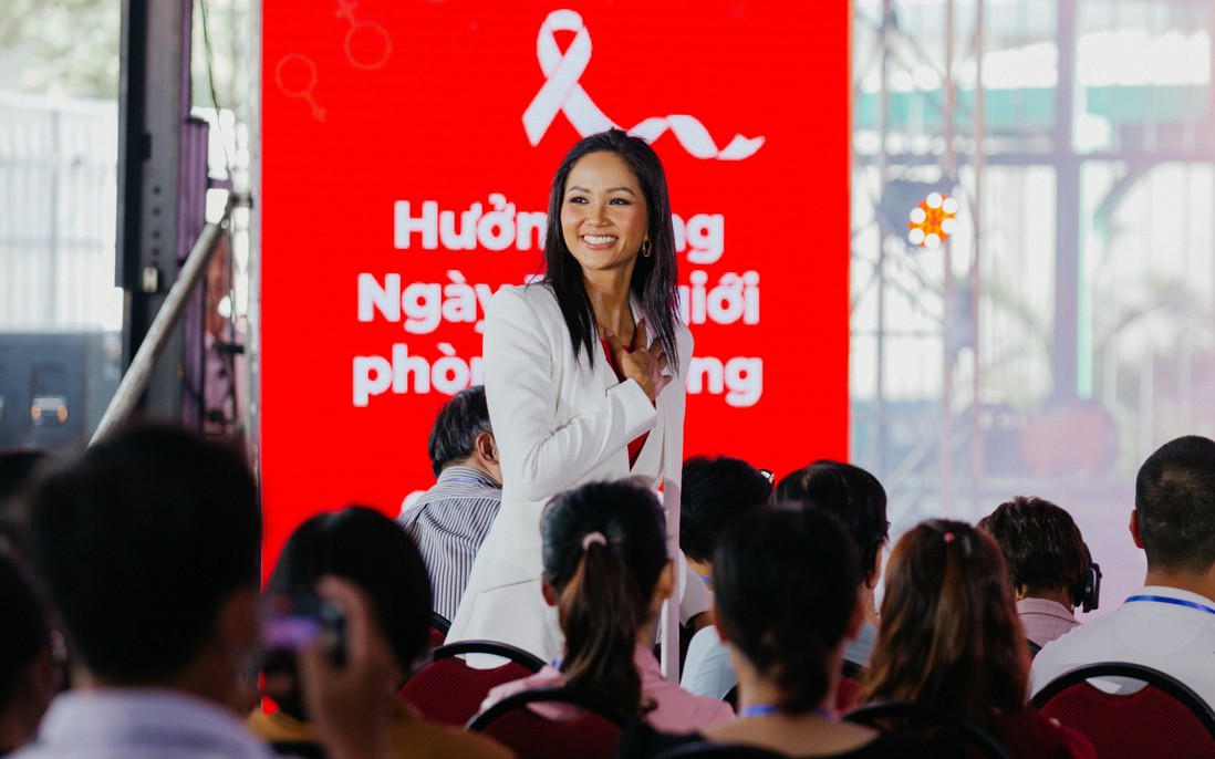 H'Hen Niê trưởng thành hơn sau gần 1 thập kỷ đồng hành cùng cộng đồng sống chung với HIV/AIDS