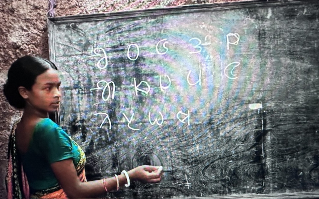 Bà nội trợ thắp sáng tương lai cho 45 đứa trẻ thất học