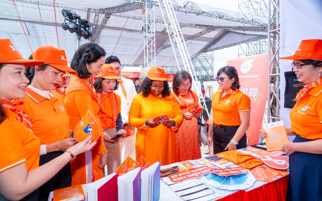 Bình đẳng giới trong kỷ nguyên số: Bắt đầu từ những "lá chắn an toàn"