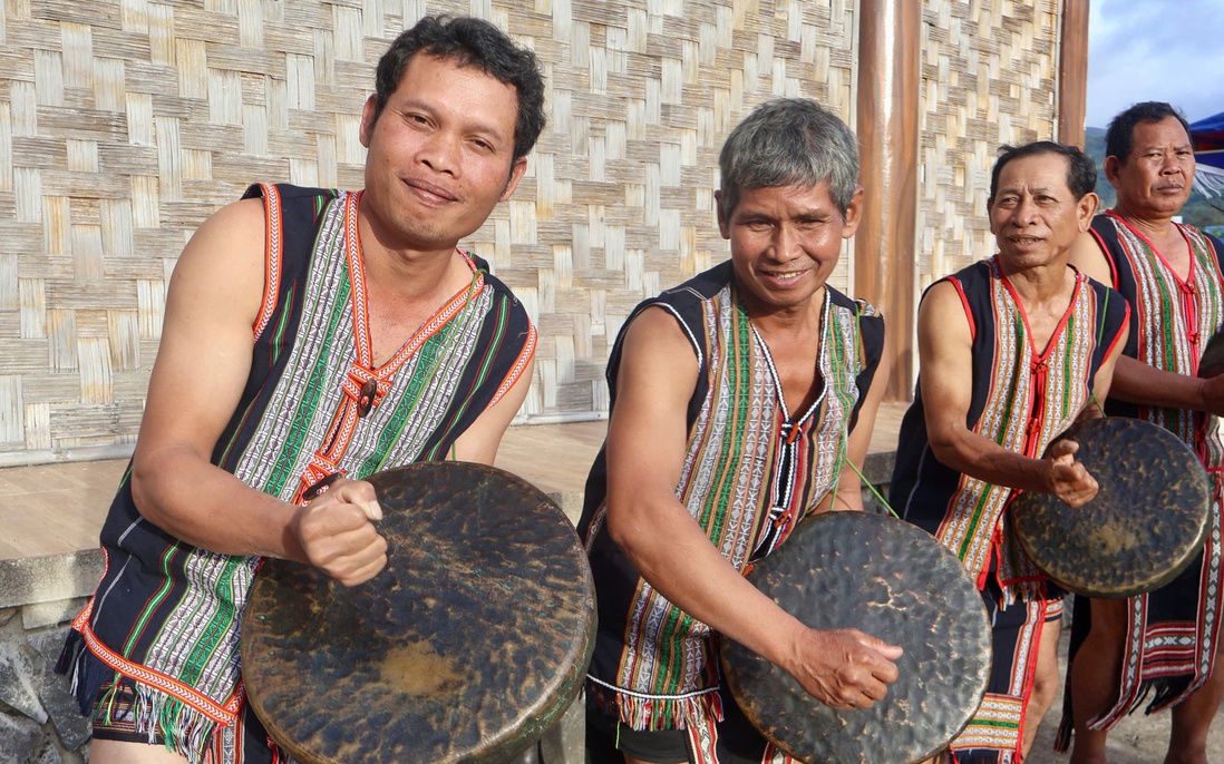 Giữ dòng nước thiêng, bảo tồn tiếng chiêng của buôn làng